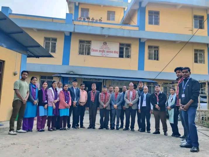खोटाङमा बाल स्वास्थ्य प्रवद्र्धनका लागि स्वर्णविन्दु प्राशन कार्यक्रम सम्पन्न