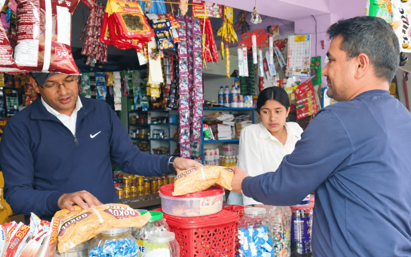 दिक्तेल बजारमा लगातार दोस्रो दिन बजार अनुगमन